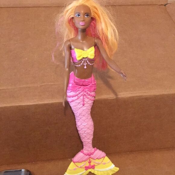 Barbie Mermaid 2011 - Picture 1 of 12